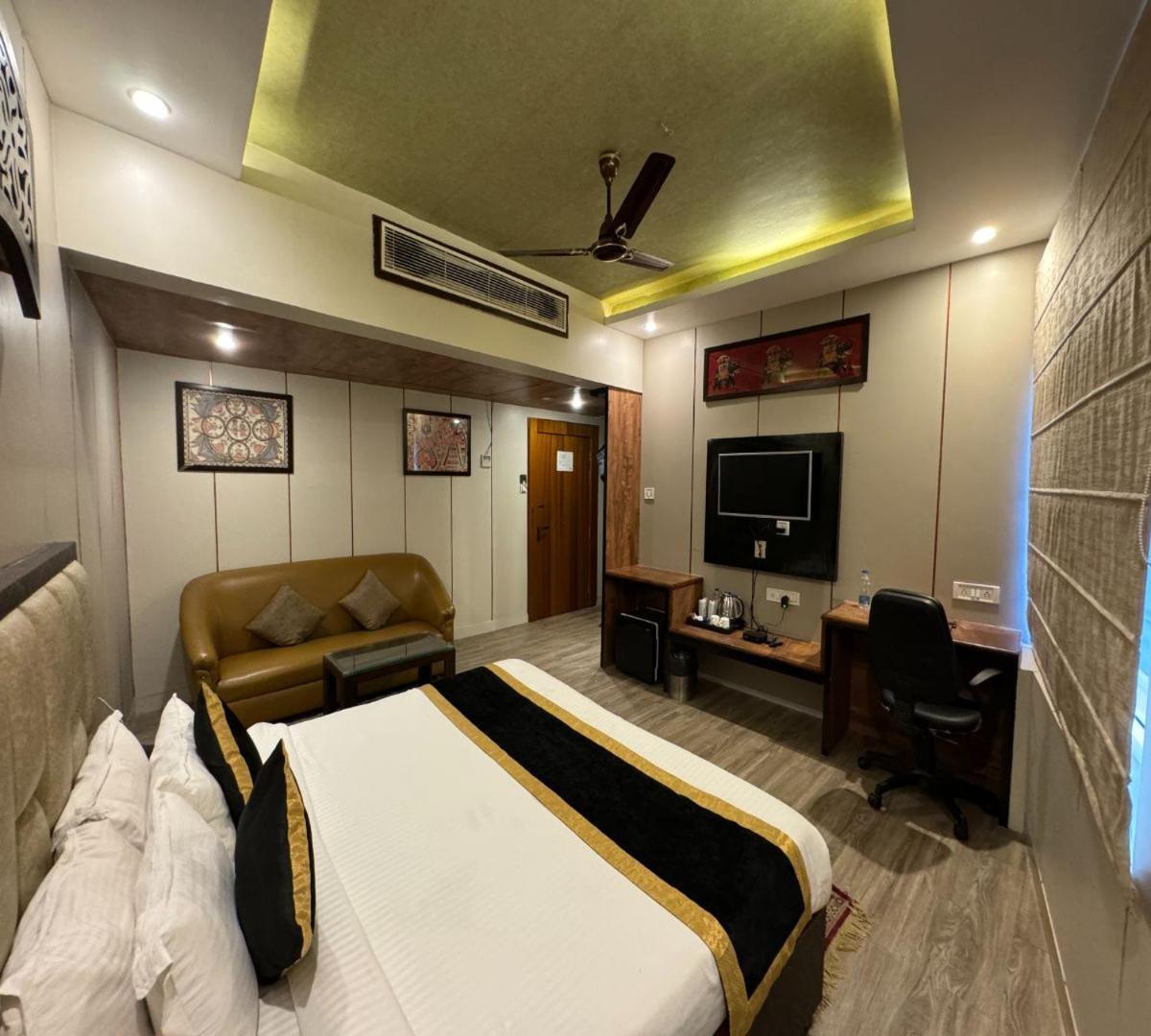 Hotel Runway Inn Pura Raghunāth Exterior foto