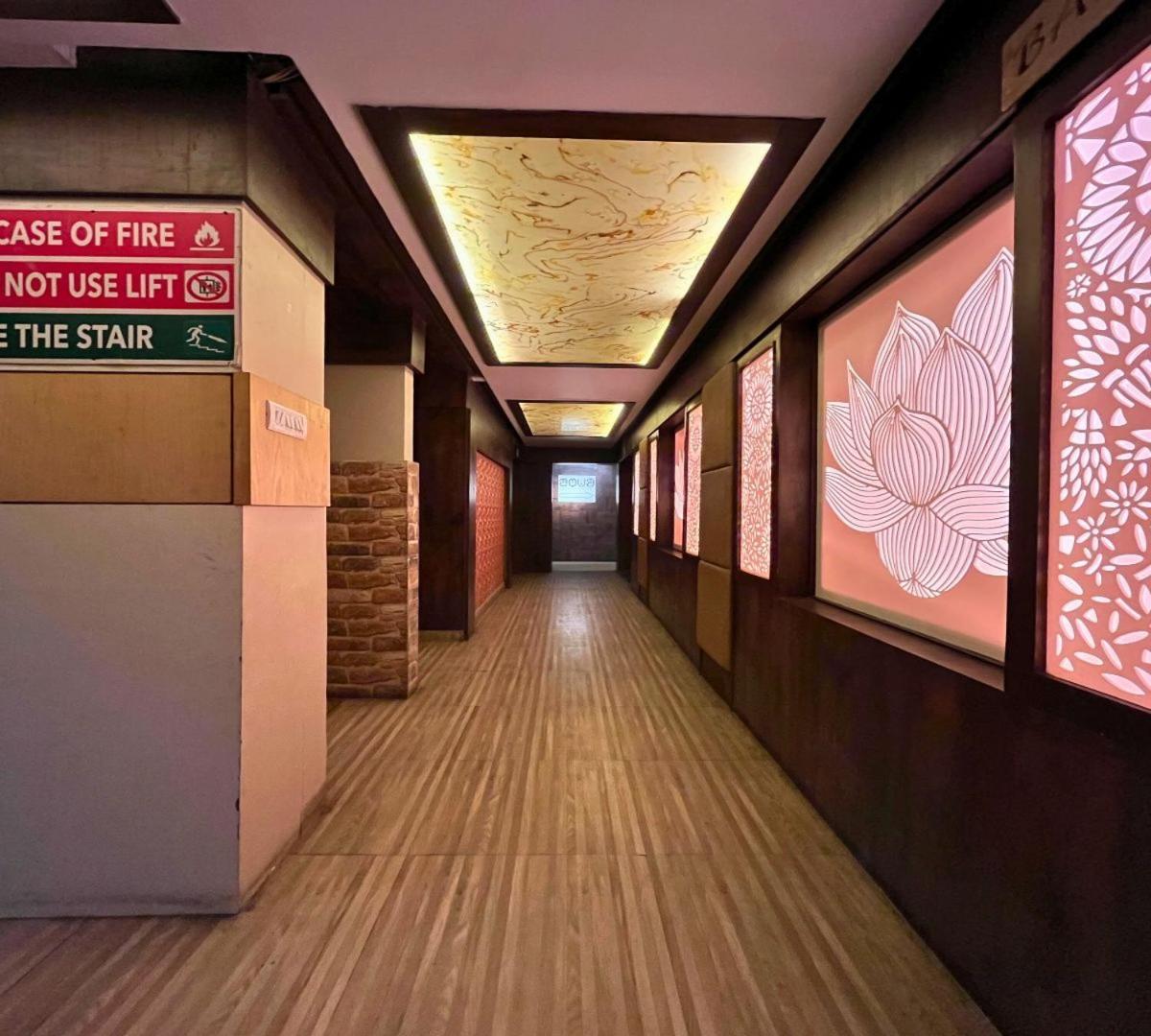 Hotel Runway Inn Pura Raghunāth Exterior foto